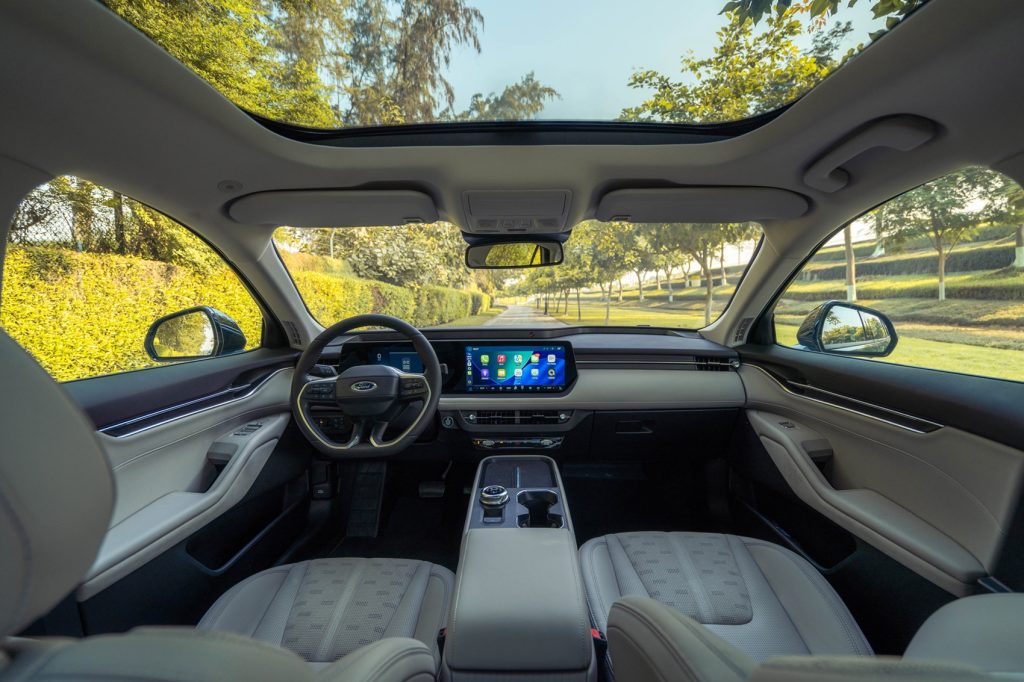 وصول فورد توروس الجديدة إلى معارض محمد يوسف ناغي للسيارات لتقدّم أفضل التقنيات وتجربة قيادة هي الأفضل في فئتها لعملاء سيارات السيدان